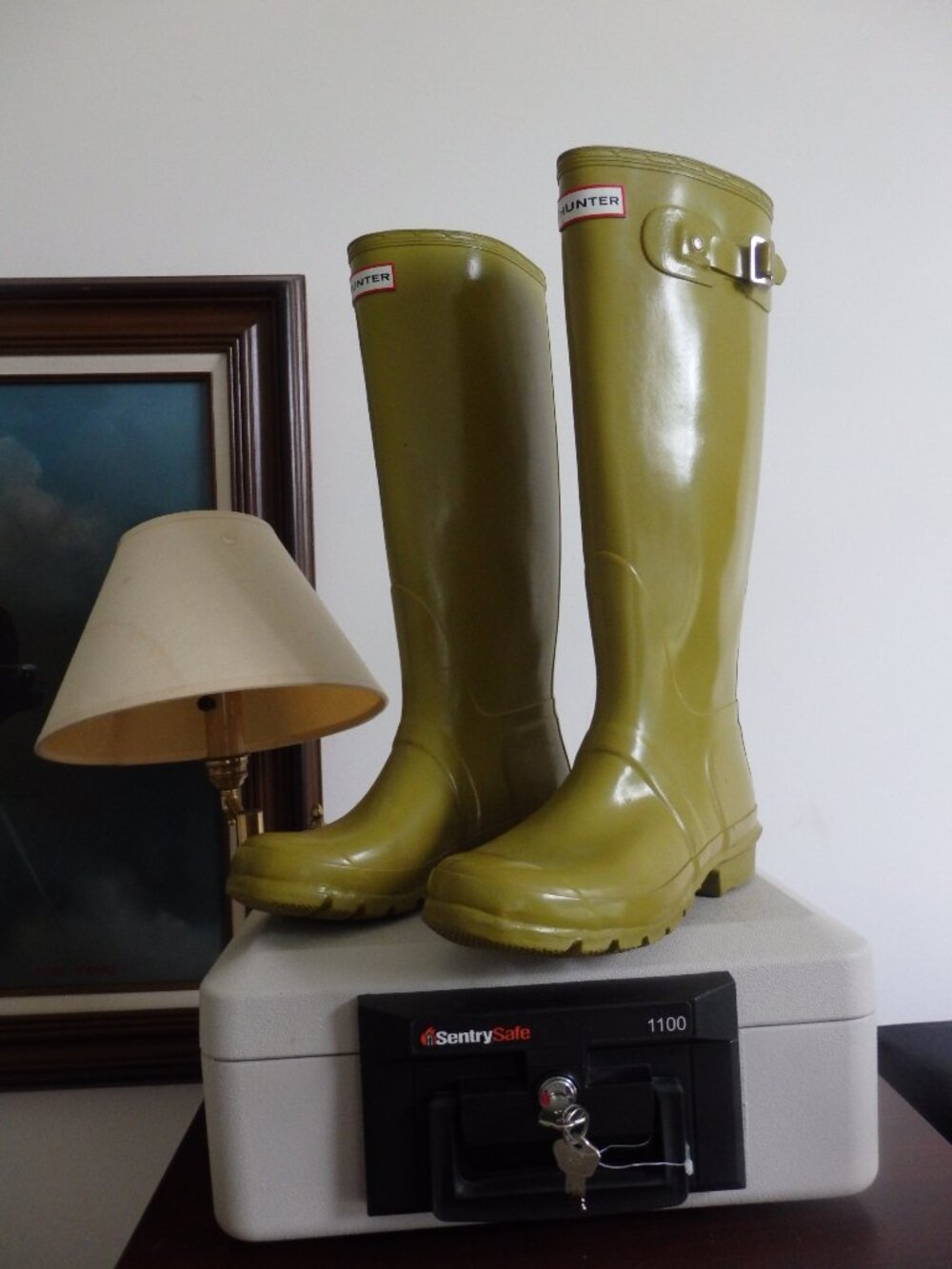 Kelly Green Pea Green Tall Genuine HUNTER rain boots wellies Excellent Size 9